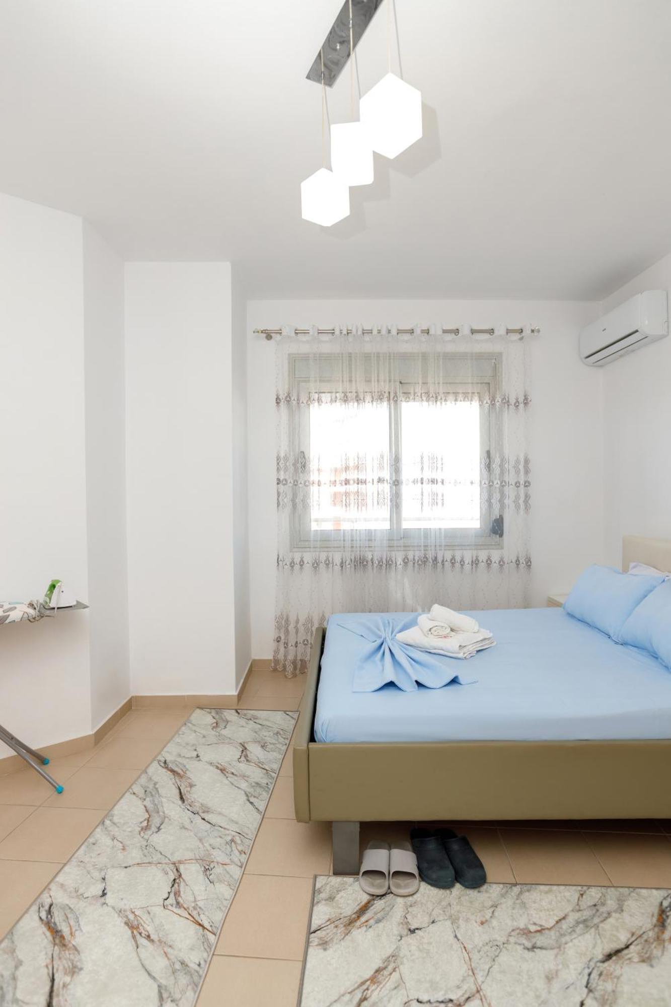 Gus Apartment